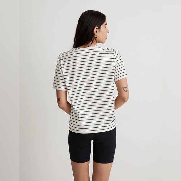 J Crew Item NL972
Madewell x KULE Unisex My Body Striped Tee - Picture 4 of 6